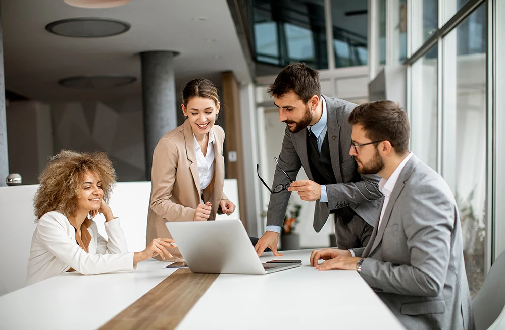 Markanızın pazar konumunu güçlendiren, hedef kitlenizle duygusal bağ kuran tutarlı ve kalıcı stratejiler.